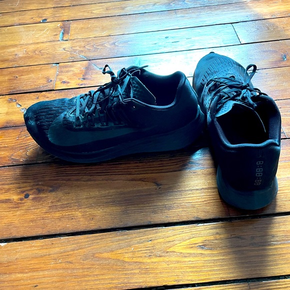 Nike Running Shoes - Picture 2 of 2